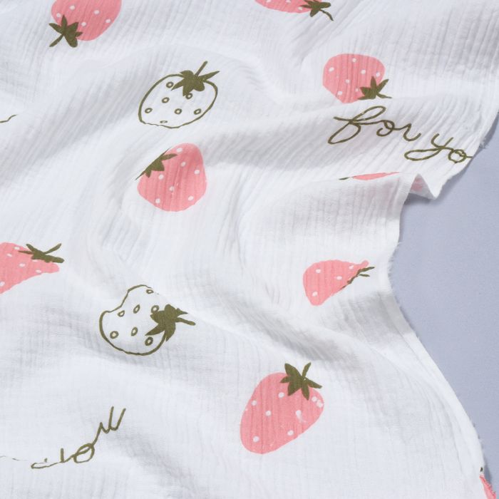 Double gauze muslīns Strawberries, 0.95x1.40m||TavsSapnis