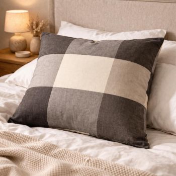 Kokvilnas spilvendrāna ar rāvējslēdzēju Pelēks rūtains, 70x80 cm|Gultas veļa|TavsSapnis