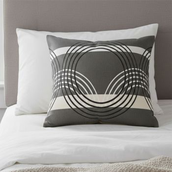 Kokvilnas spilvendrāna Dark Circle, 70x70 cm|70 x 70 cm|TavsSapnis