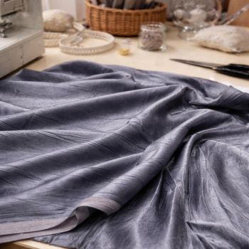 Samts tumšāk pelēks, 0.75x1.40m (saburzīts)|Audumi|TavsSapnis